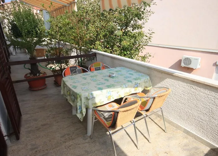 7023a * Πόρετς